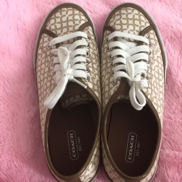 Coach - Picture 2 of 2